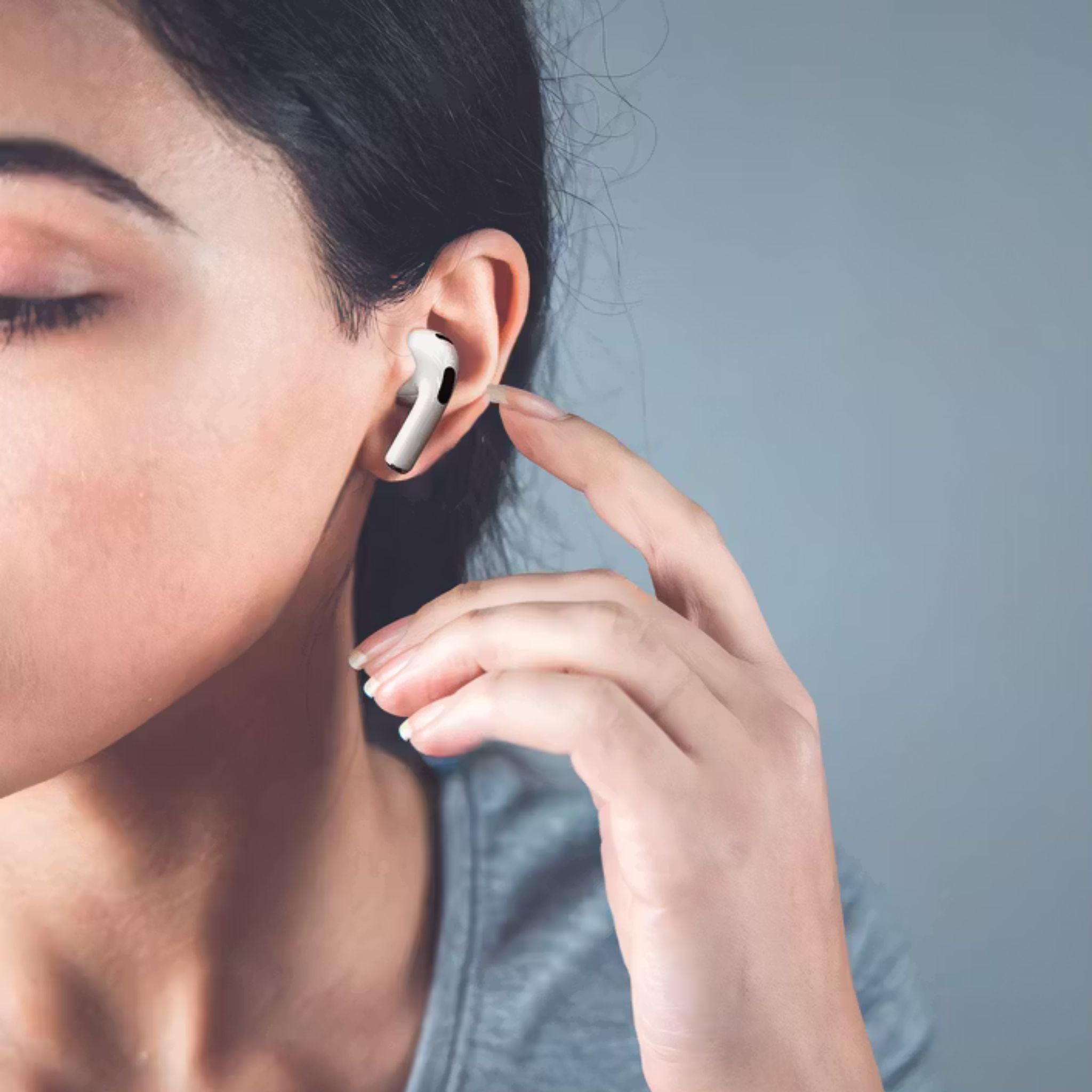 Porodo Soundtec ENC Earbuds III True Wireless with 4 Hours Working Time, Wireless Charging Compatibility, 10m Transmission Distance, Pop-Up Connection - White