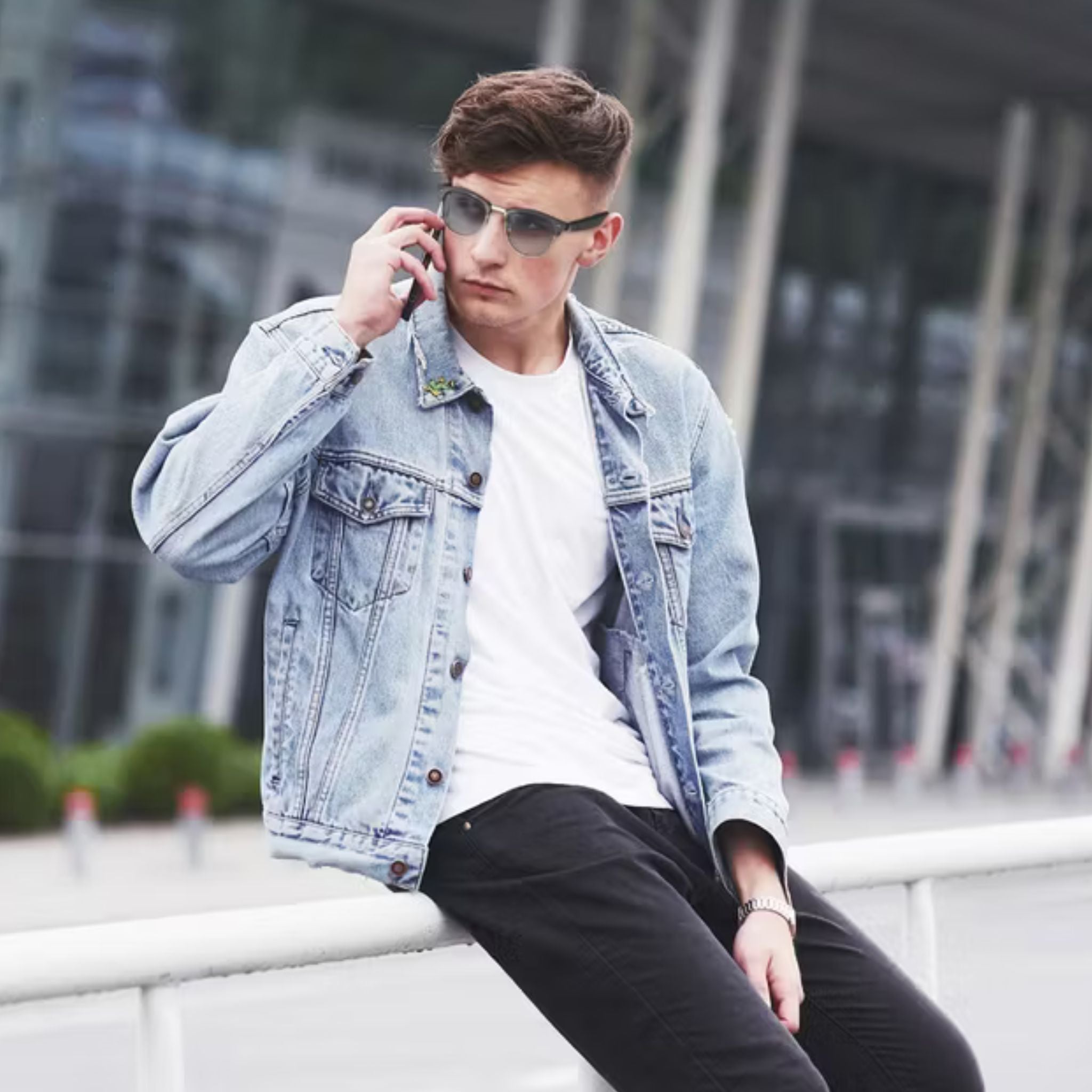 Green Lion Urbanic Smart Eyewear – UV400 protection, photochromic lenses, metal + PC/ABS frame, 5h playtime, IPX4 waterproof, 55mAh×2 battery, Bluetooth 5.4, 10m range, 1.5h charge time, magnetic charging-Black