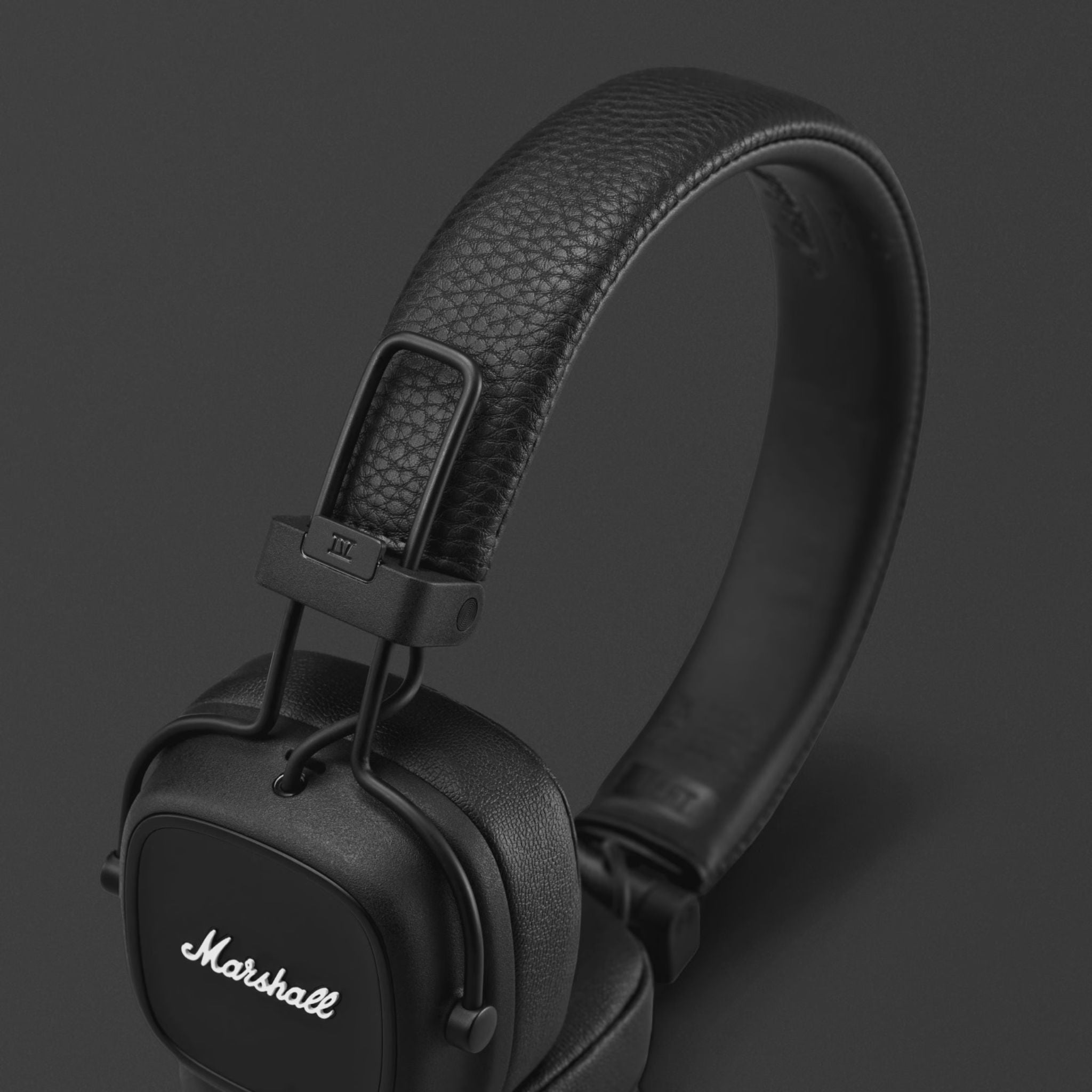 Marshall Major IV On-Ear Wireless Headphones, Foldable Design, 80 Hours of Wireless Play Time, Bluetooth Multipoint Connectivity, Fast & Wireless Charging, Bluetooth Version 5.0, 3 Hours Charging Time, 10 m Bluetooth Range - Black