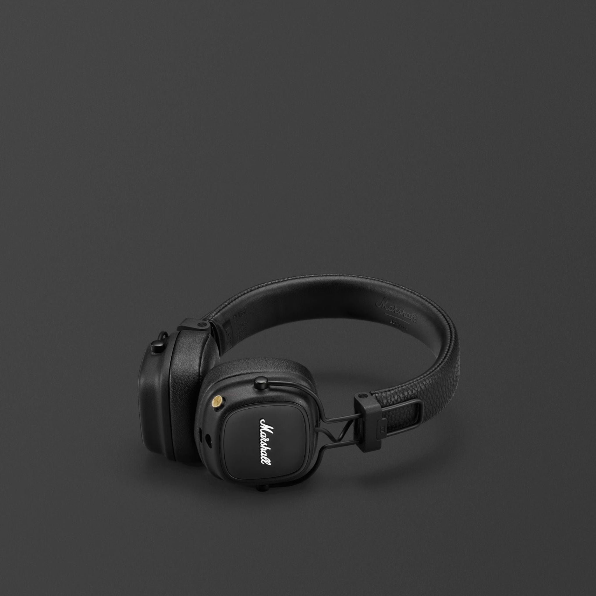 Marshall Major IV On-Ear Wireless Headphones, Foldable Design, 80 Hours of Wireless Play Time, Bluetooth Multipoint Connectivity, Fast & Wireless Charging, Bluetooth Version 5.0, 3 Hours Charging Time, 10 m Bluetooth Range - Black