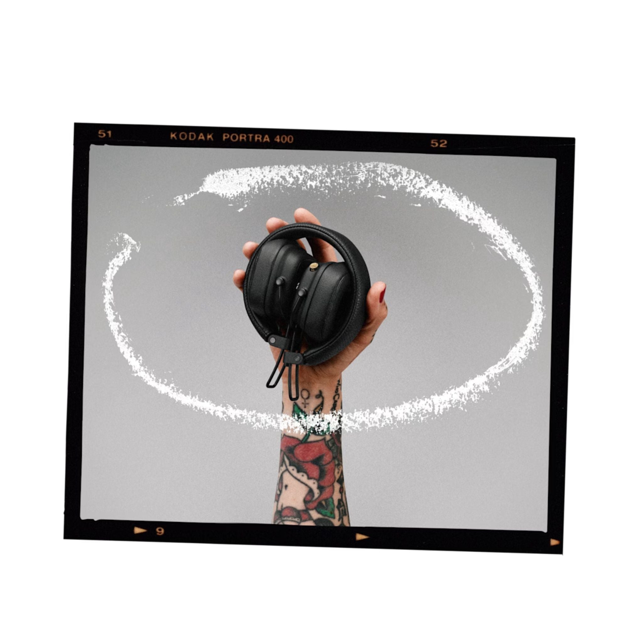 Marshall Major IV On-Ear Wireless Headphones, Foldable Design, 80 Hours of Wireless Play Time, Bluetooth Multipoint Connectivity, Fast & Wireless Charging, Bluetooth Version 5.0, 3 Hours Charging Time, 10 m Bluetooth Range - Black