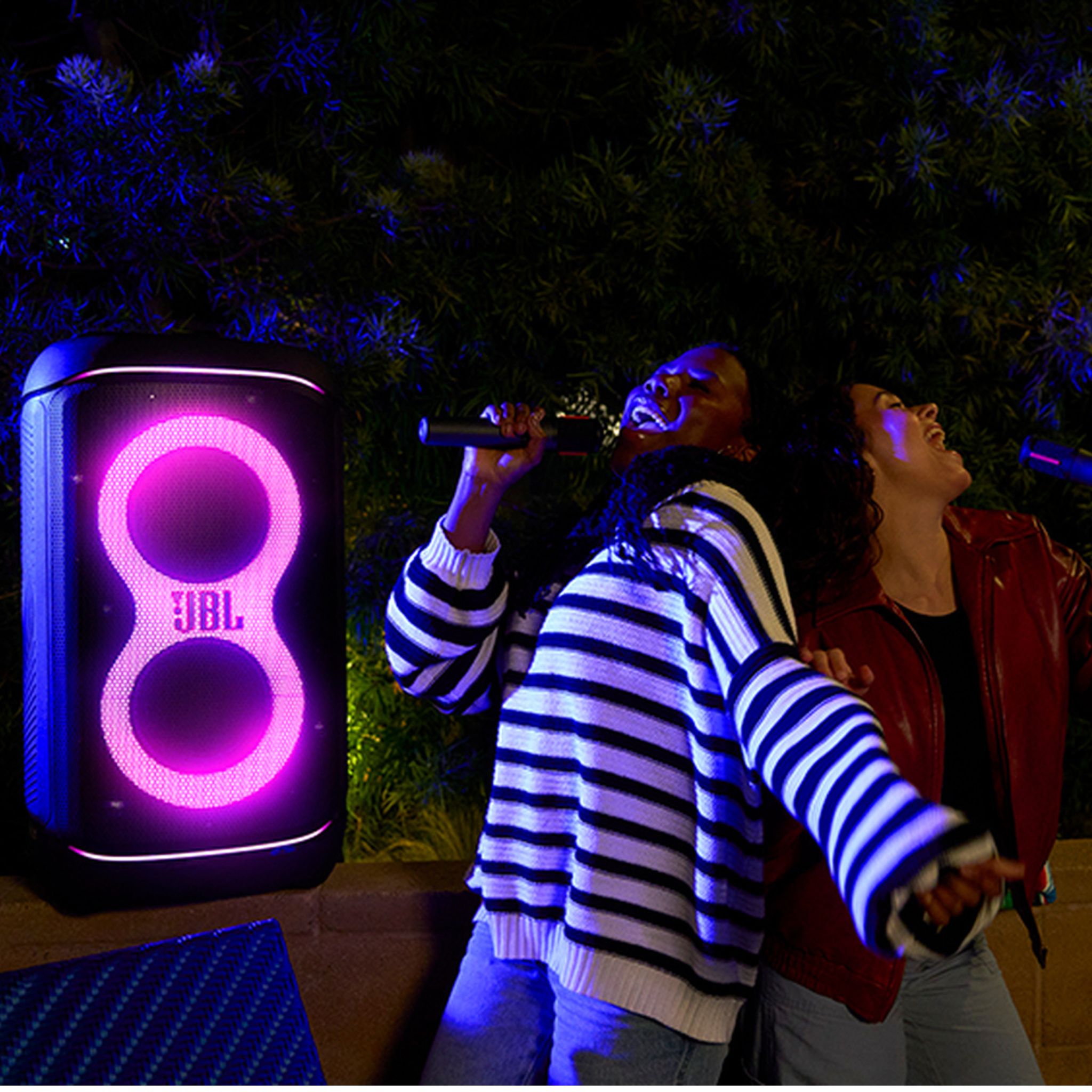 JBL PartyBox 520 Portable Bluetooth Speaker, 400W Output Power, 40 Hz-20 kHz Frequency Response, AI Sound Boost, Lightshow, Auracast Multi-Speaker Connection, IPX4 Splash Proof - Black