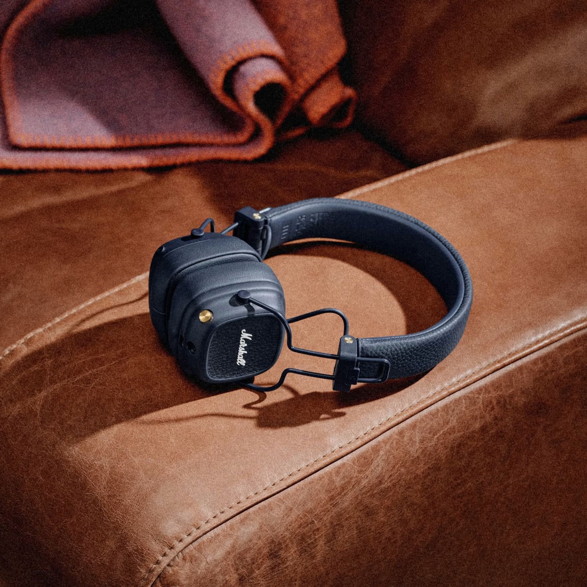 Marshall Major V Wireless On-Ear Headphones with Rugged & Foldable