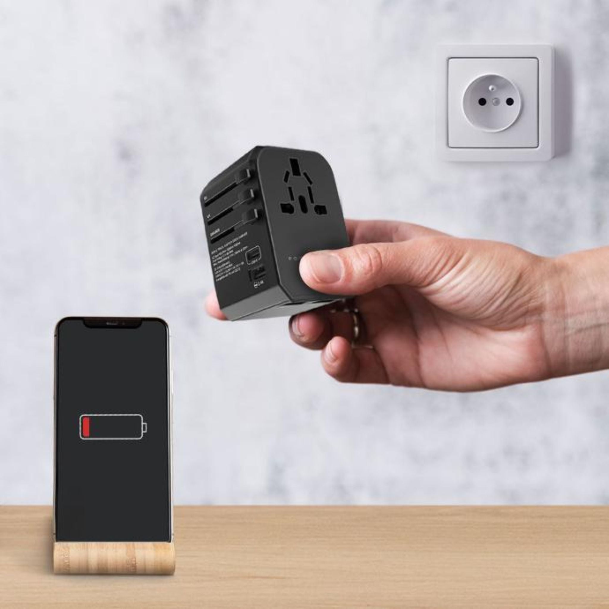 Powerology Universal Multi-Port Travel Charger with 45W Power Delivery, 8A Dual Fuse, Simultaneous Charging, Built-in Safeguards, Fast Charging, Active Protect - Black