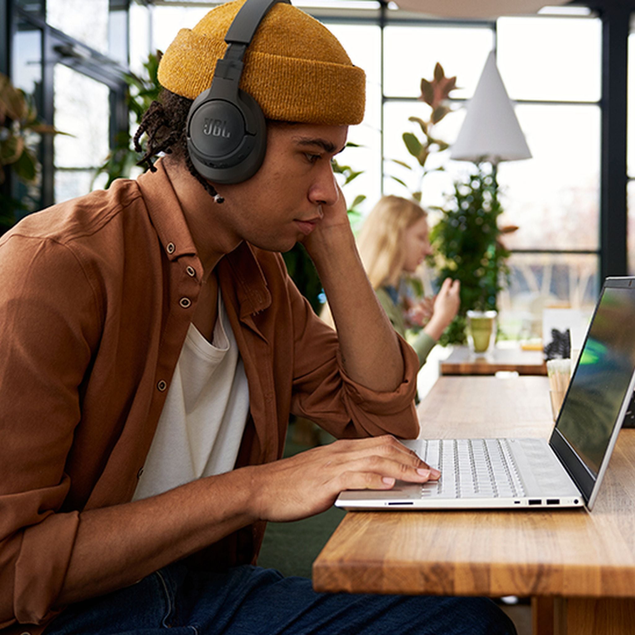 JBL TUNE770NC Wireless Noise Canceling Headphones, Active Noise Cancellation Gaming and Computer Headset for General Use, Sports, Running, Outdoor, Study, High-Quality Earphones with Built-in Microphone - Black