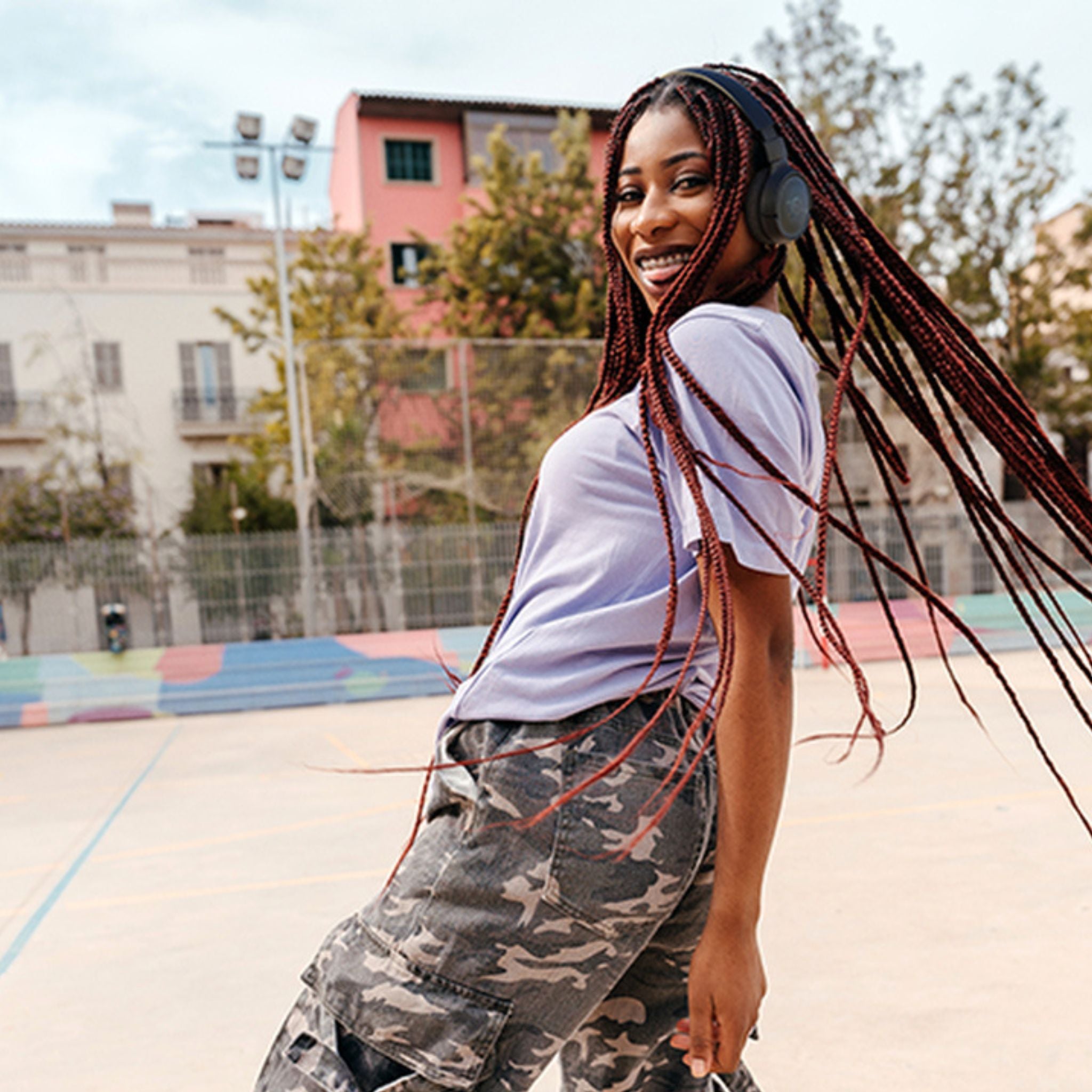 JBL Tune 520BT Wireless On-Ear Headphones, Pure Bass Sound, 57H Battery with Speed Charge, Hands-Free Call + Voice Aware, Multi-Point Connection, Lightweight and Foldable - Black