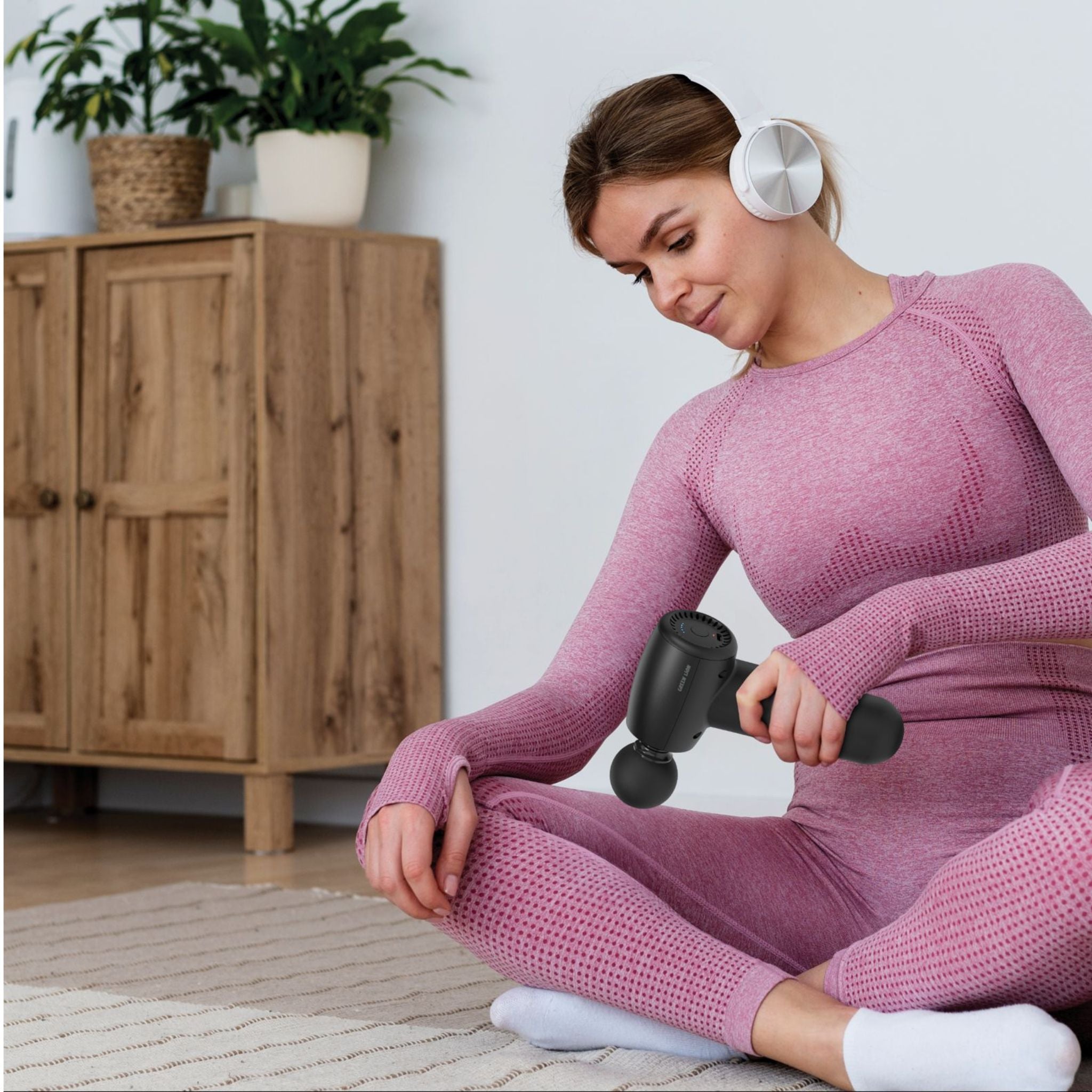 Green Lion Prime Massage Gun with Up to 2 Hours Working Time, 1800mAh Battery Capacity, Heating Massage Head, Deep Relaxation, 4-5 Hours Charging Time - Black